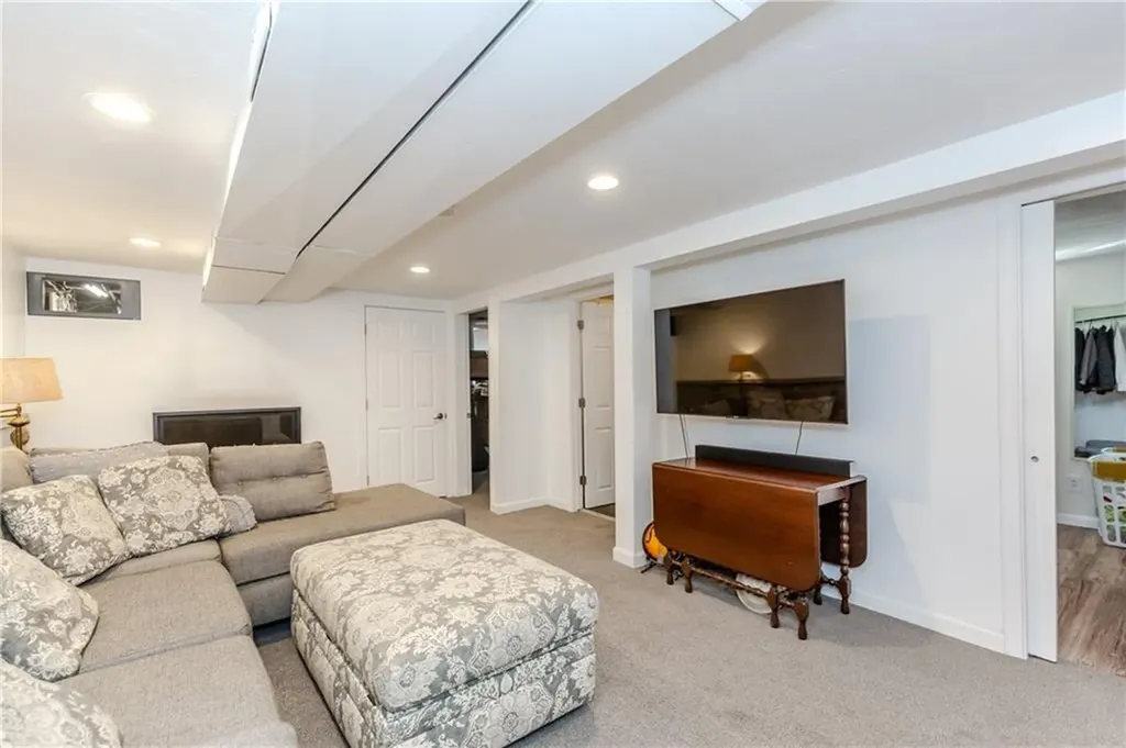 6 Wadsworth Avenue Smithfield RI 02917