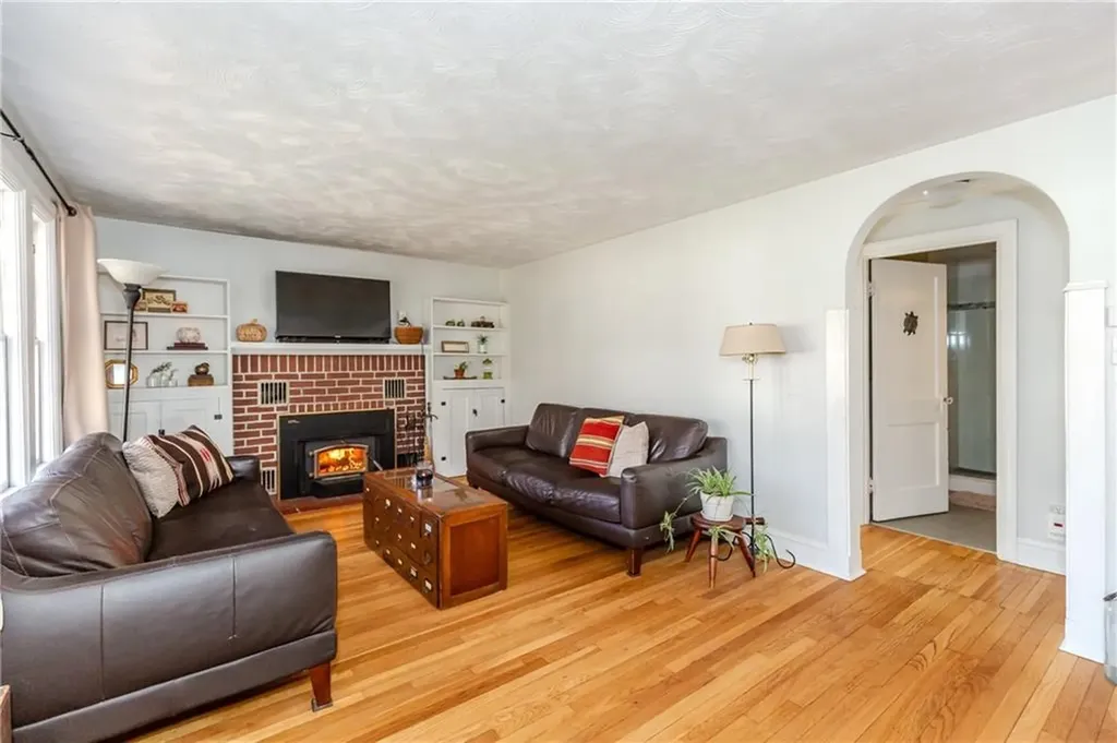 6 Wadsworth Avenue Smithfield RI 02917