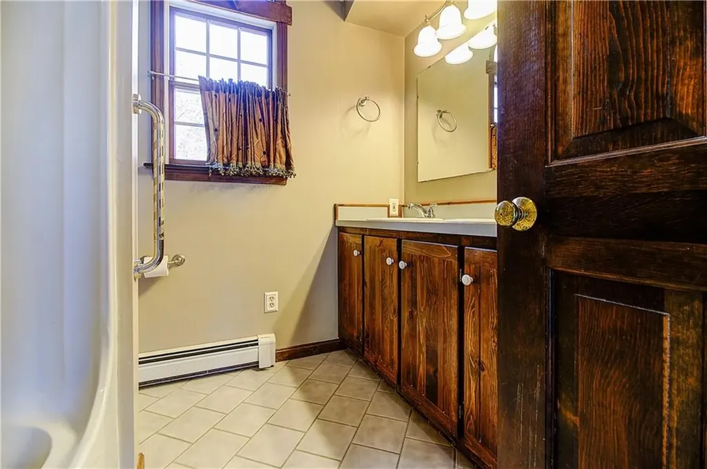 33 Sandy Way Cumberland RI 2864