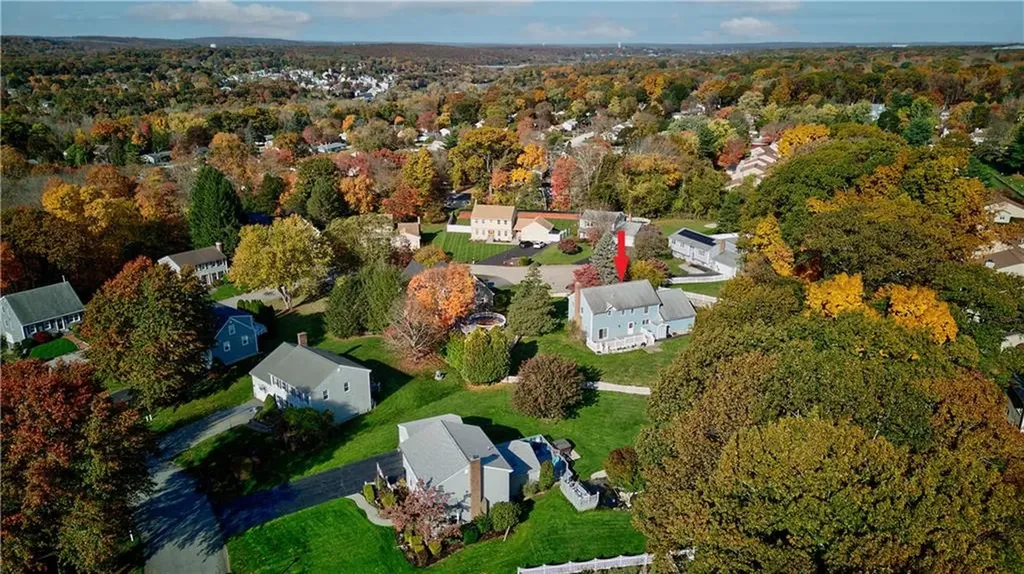 33 Sandy Way Cumberland RI 2864