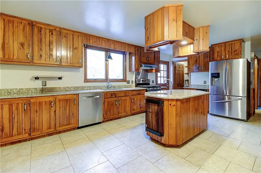 33 Sandy Way Cumberland RI 2864