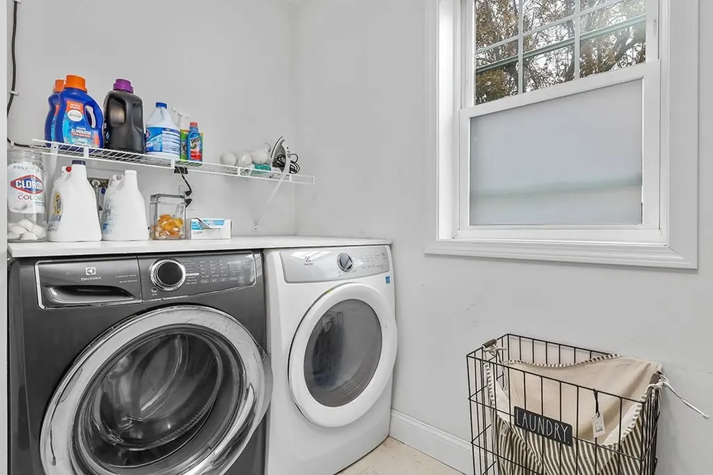 54 Raymond Street East Providence RI 02914