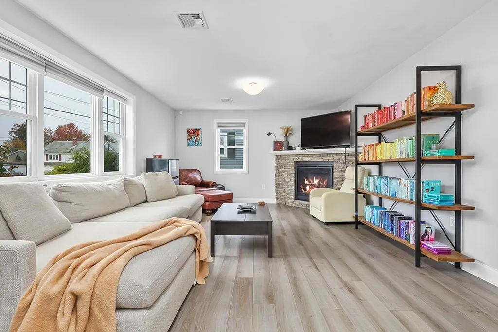 54 Raymond Street East Providence RI 02914