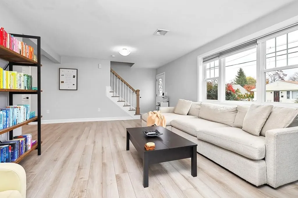 54 Raymond Street East Providence RI 02914