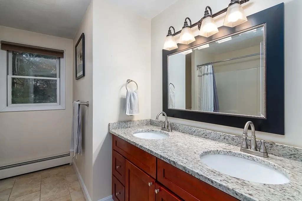 17 Wampum Drive Warwick RI 02886