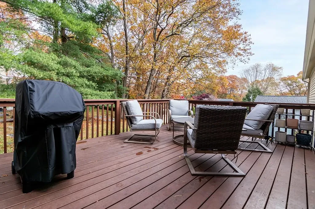 17 Wampum Drive Warwick RI 02886