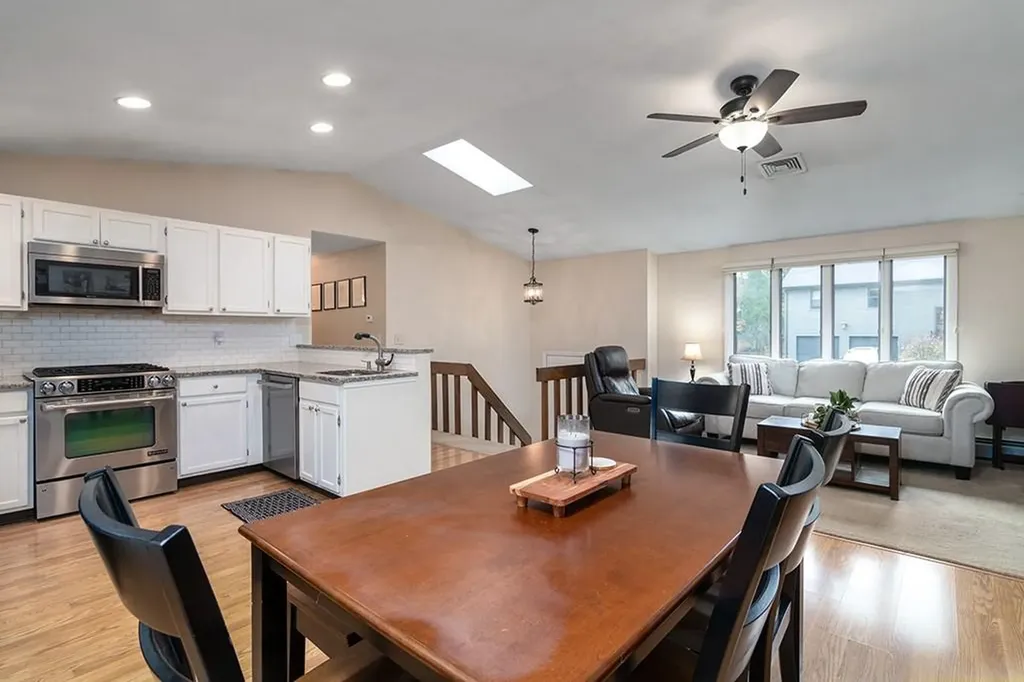 17 Wampum Drive Warwick RI 02886