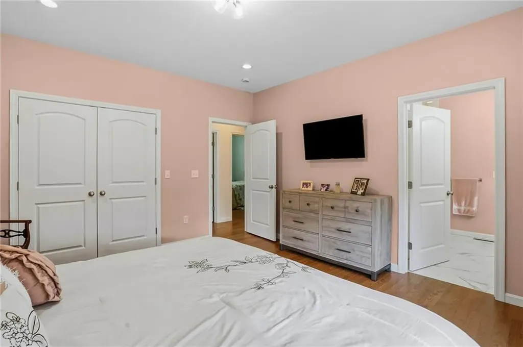 46 Lilyana Way Cranston RI 02920