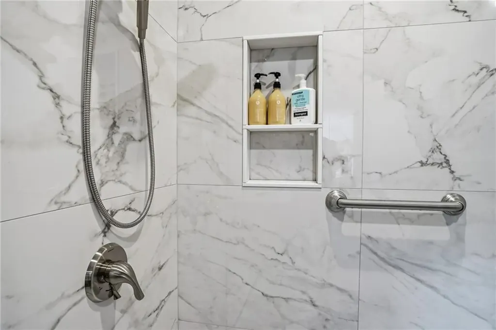 46 Lilyana Way Cranston RI 02920