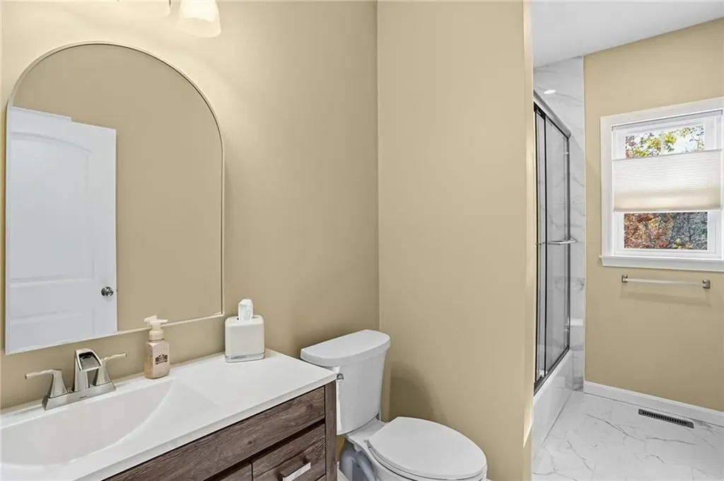 46 Lilyana Way Cranston RI 02920