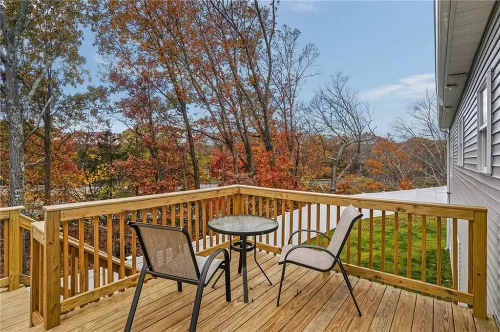 46 Lilyana Way Cranston RI 02920