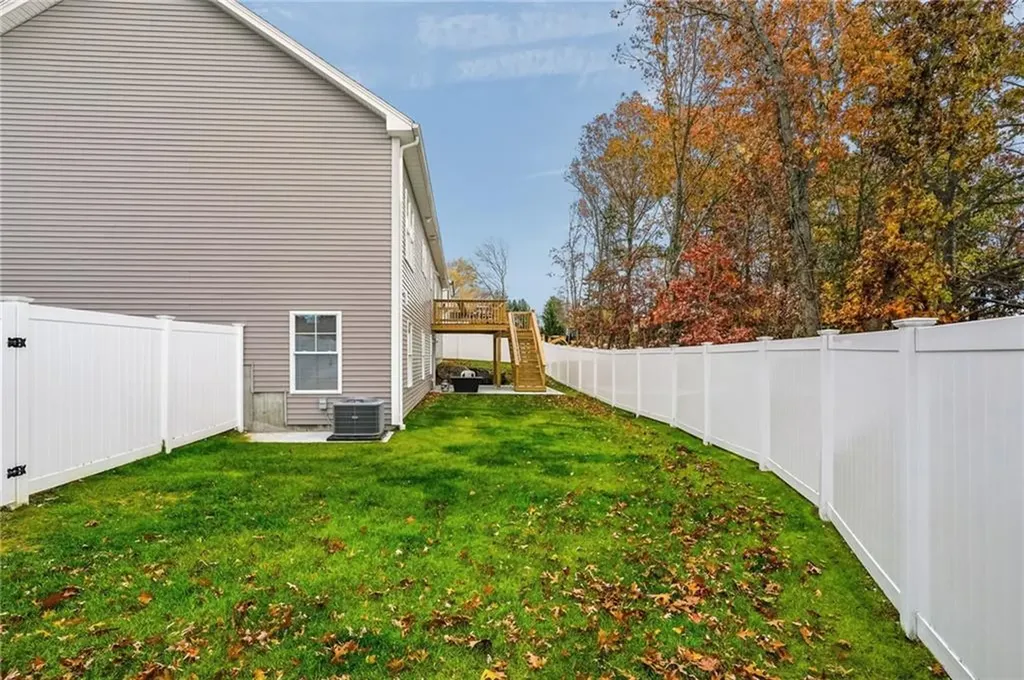 46 Lilyana Way Cranston RI 02920