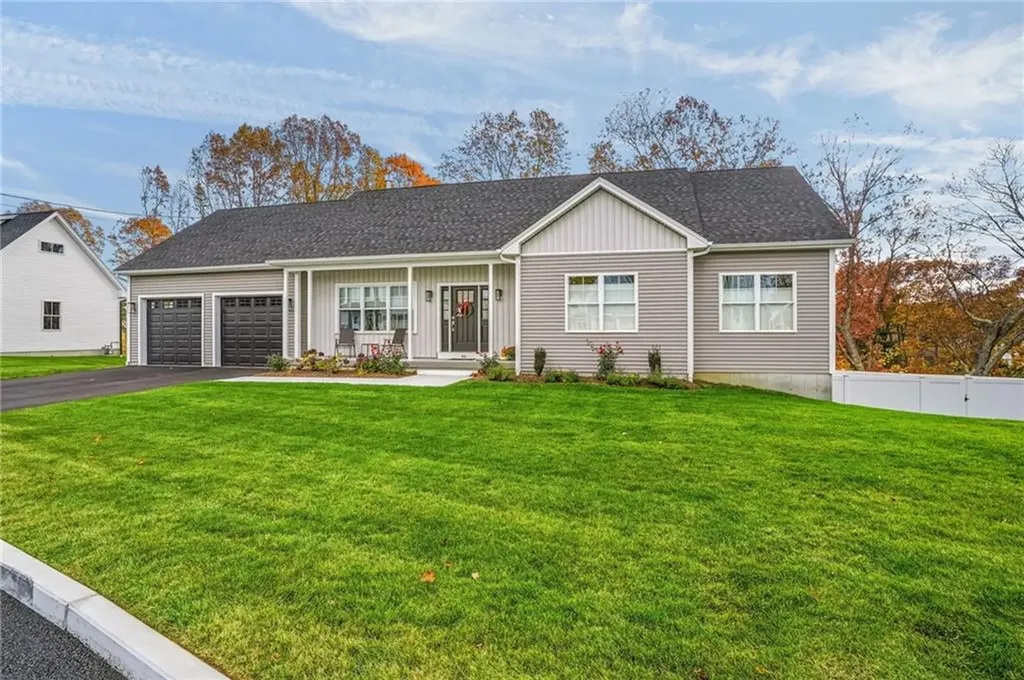 46 Lilyana Way Cranston RI 02920