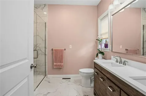 46 Lilyana Way Cranston RI 02920