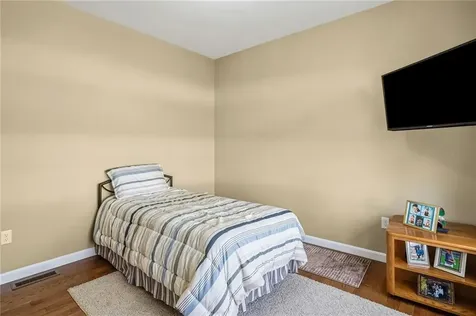 46 Lilyana Way Cranston RI 02920