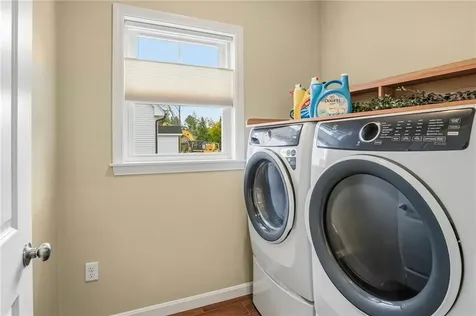 46 Lilyana Way Cranston RI 02920