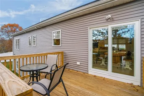 46 Lilyana Way Cranston RI 02920