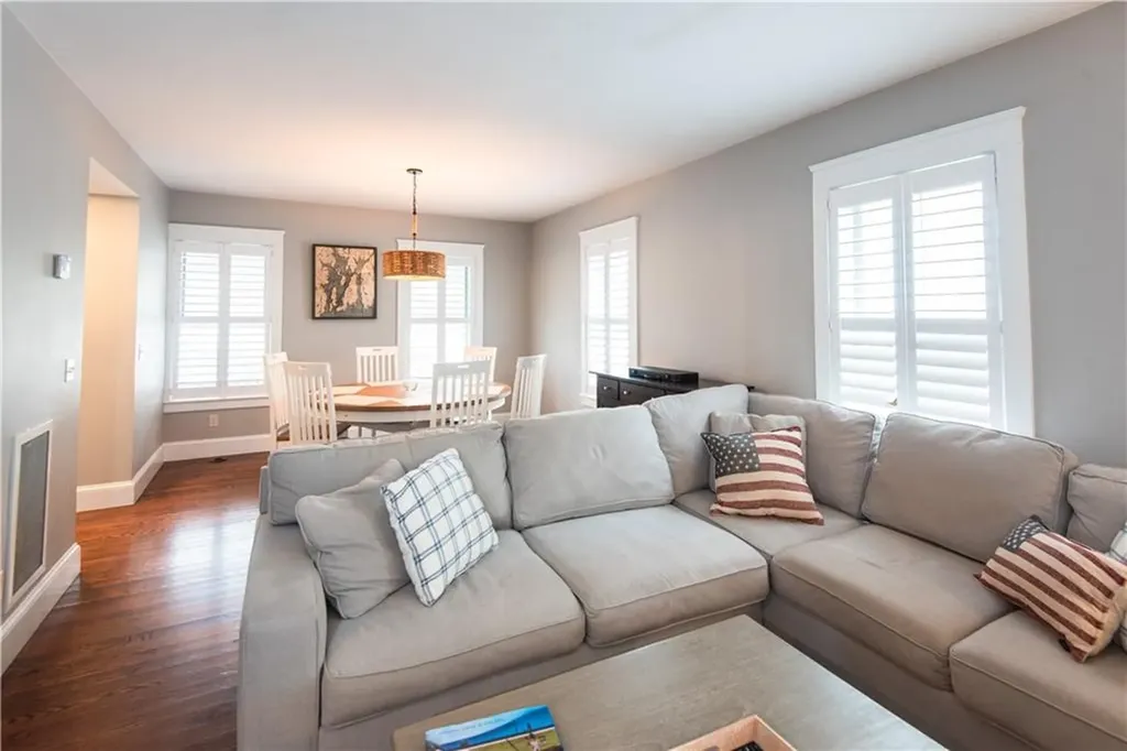 32 Hammond Street Newport RI 02840