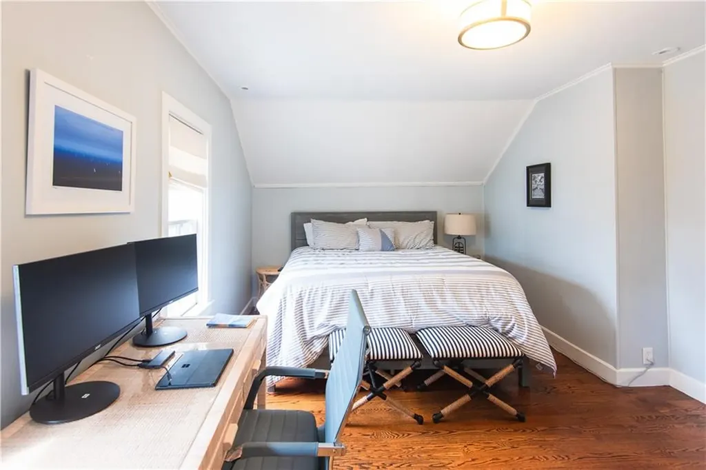 32 Hammond Street Newport RI 02840
