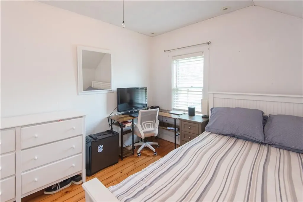 32 Hammond Street Newport RI 02840