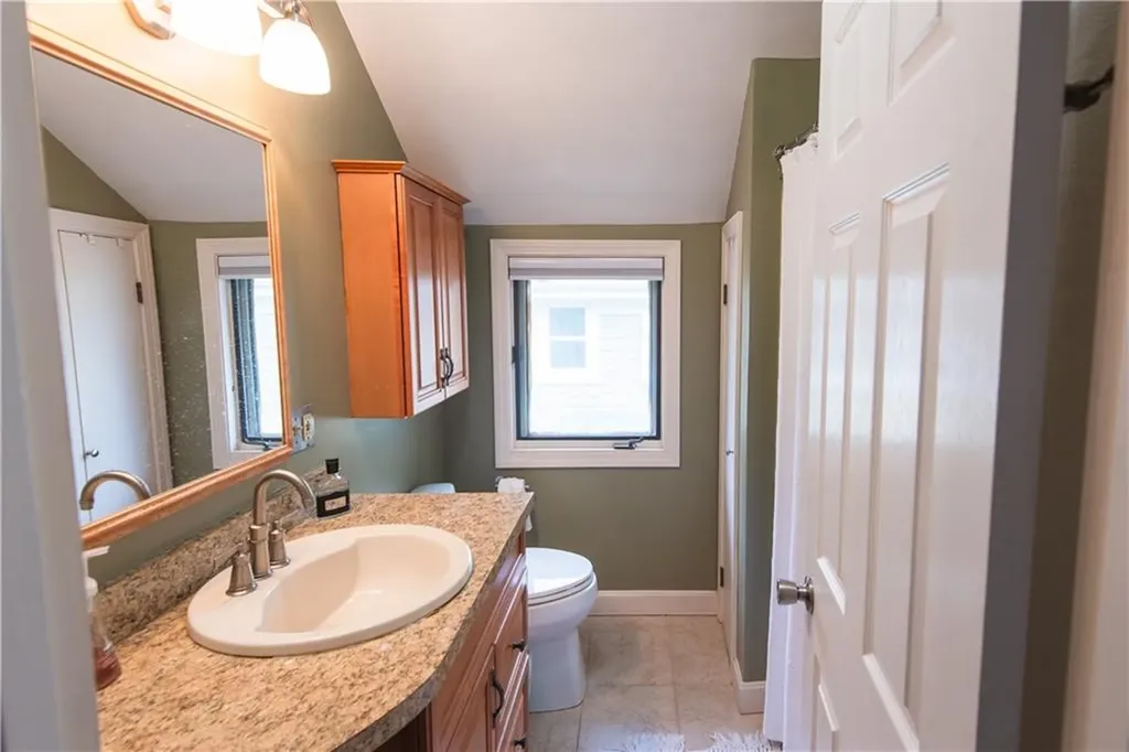 32 Hammond Street Newport RI 02840