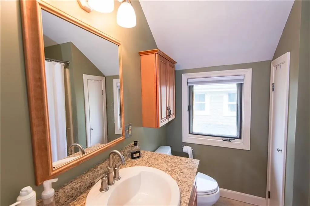 32 Hammond Street Newport RI 02840