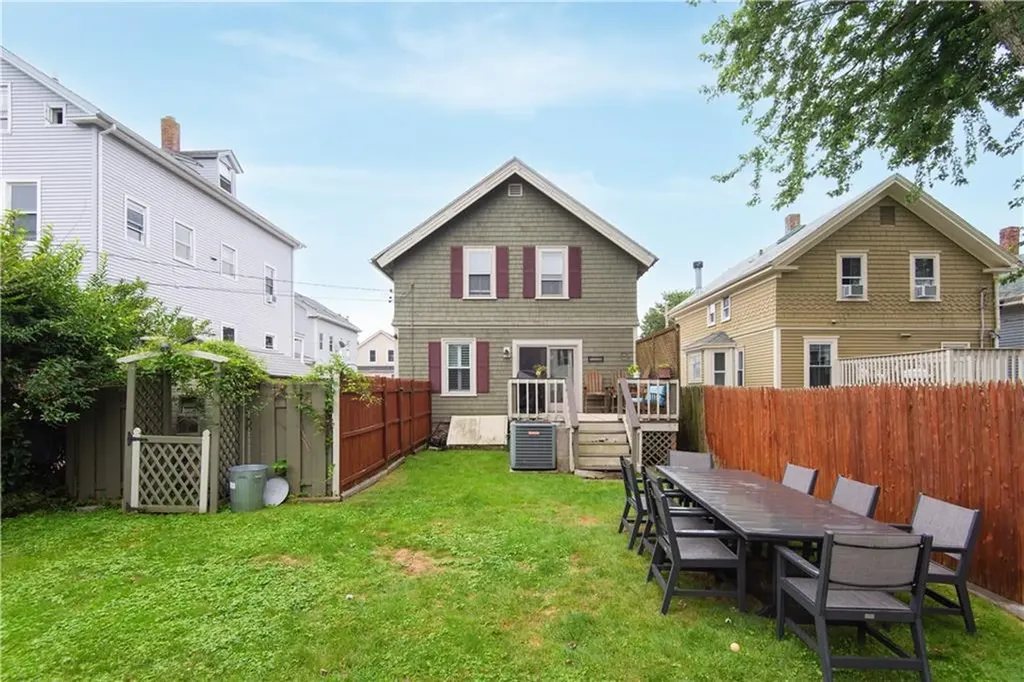 32 Hammond Street Newport RI 02840