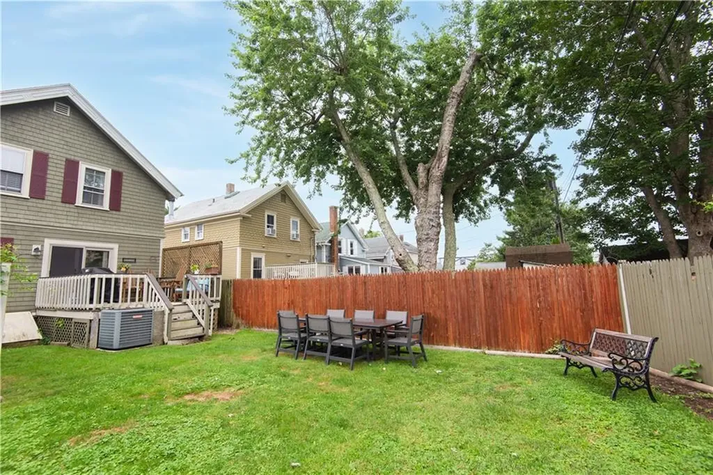 32 Hammond Street Newport RI 02840