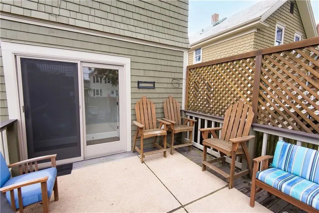 32 Hammond Street Newport RI 02840