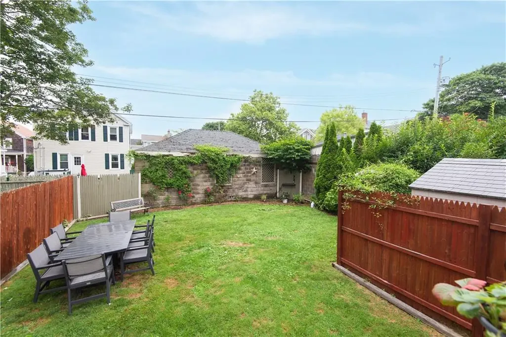 32 Hammond Street Newport RI 02840