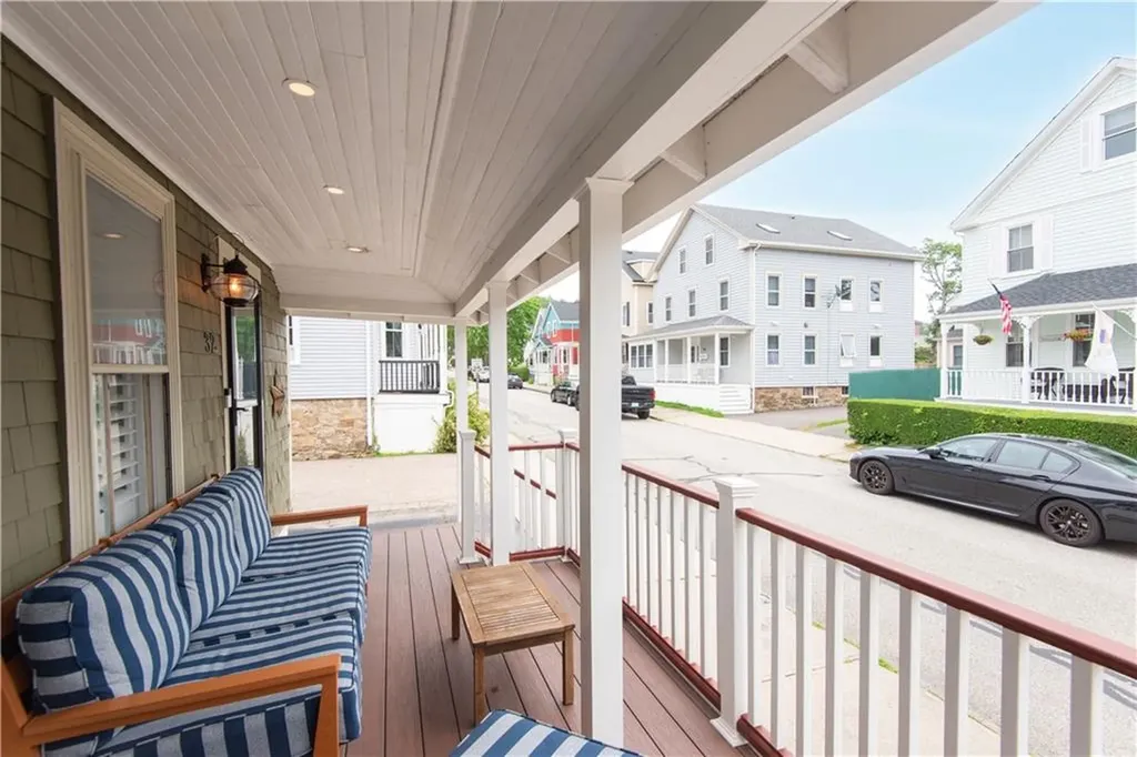 32 Hammond Street Newport RI 02840
