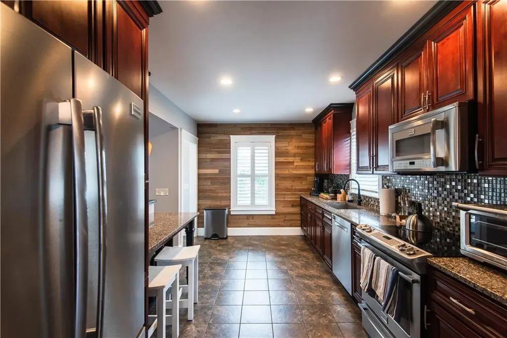 32 Hammond Street Newport RI 02840