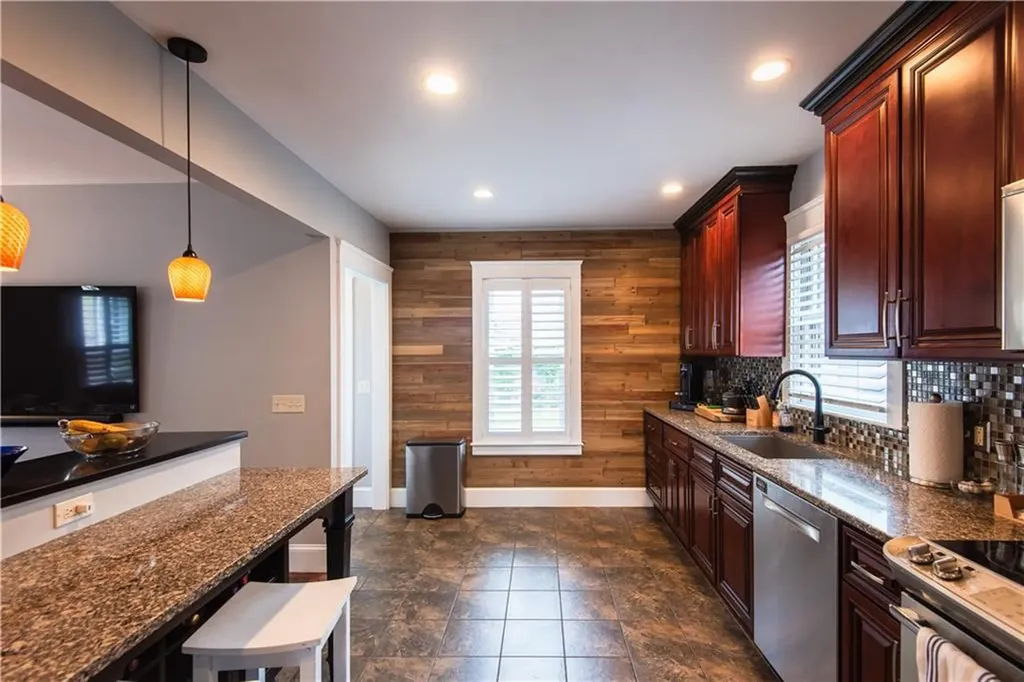 32 Hammond Street Newport RI 02840
