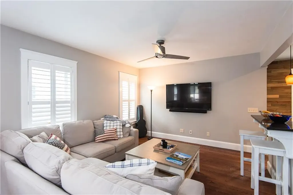 32 Hammond Street Newport RI 02840