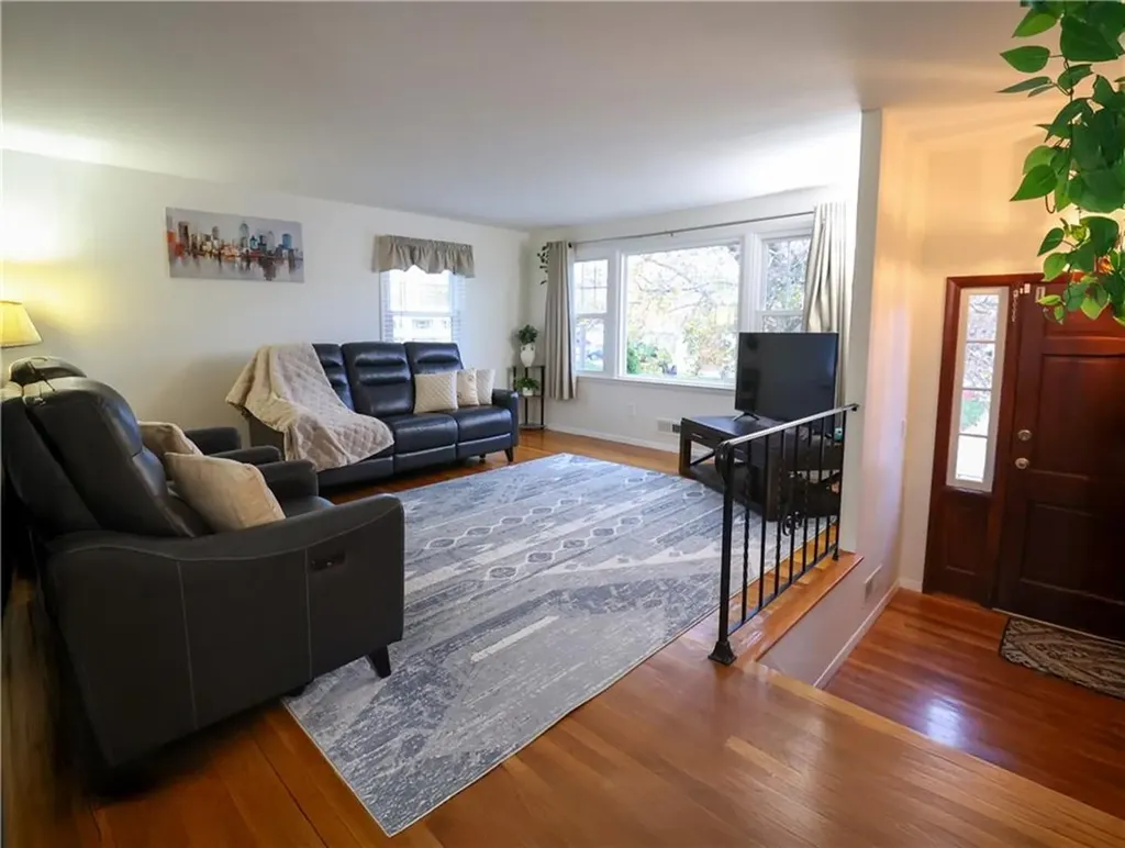 18 Meadowcrest Drive Cumberland RI 02864