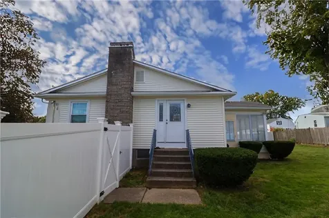 18 Meadowcrest Drive Cumberland RI 02864