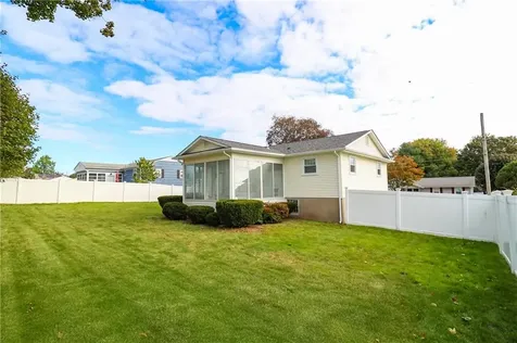 18 Meadowcrest Drive Cumberland RI 02864