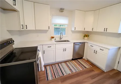 18 Meadowcrest Drive Cumberland RI 02864