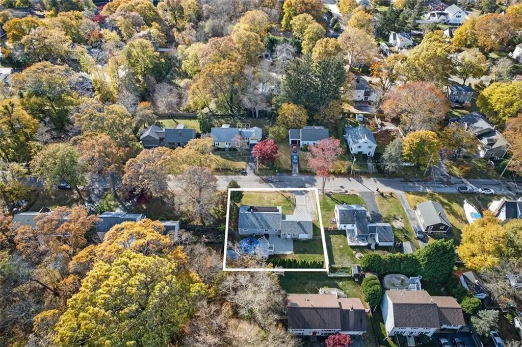 140 Promenade Street Barrington RI 02806