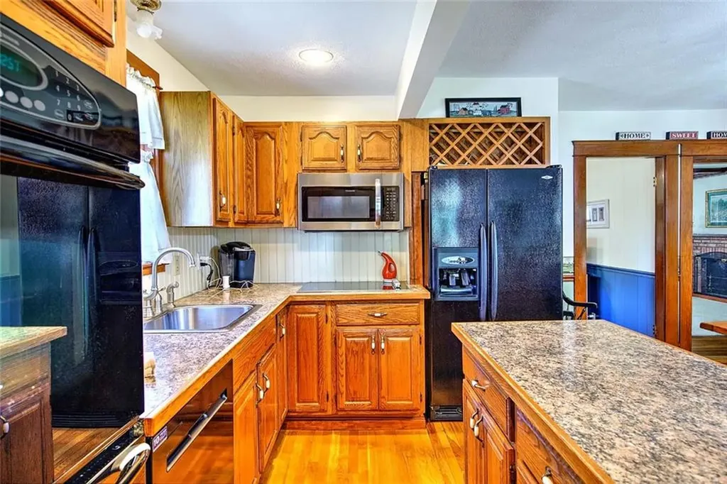 3383 West Shore Road Warwick RI 02886