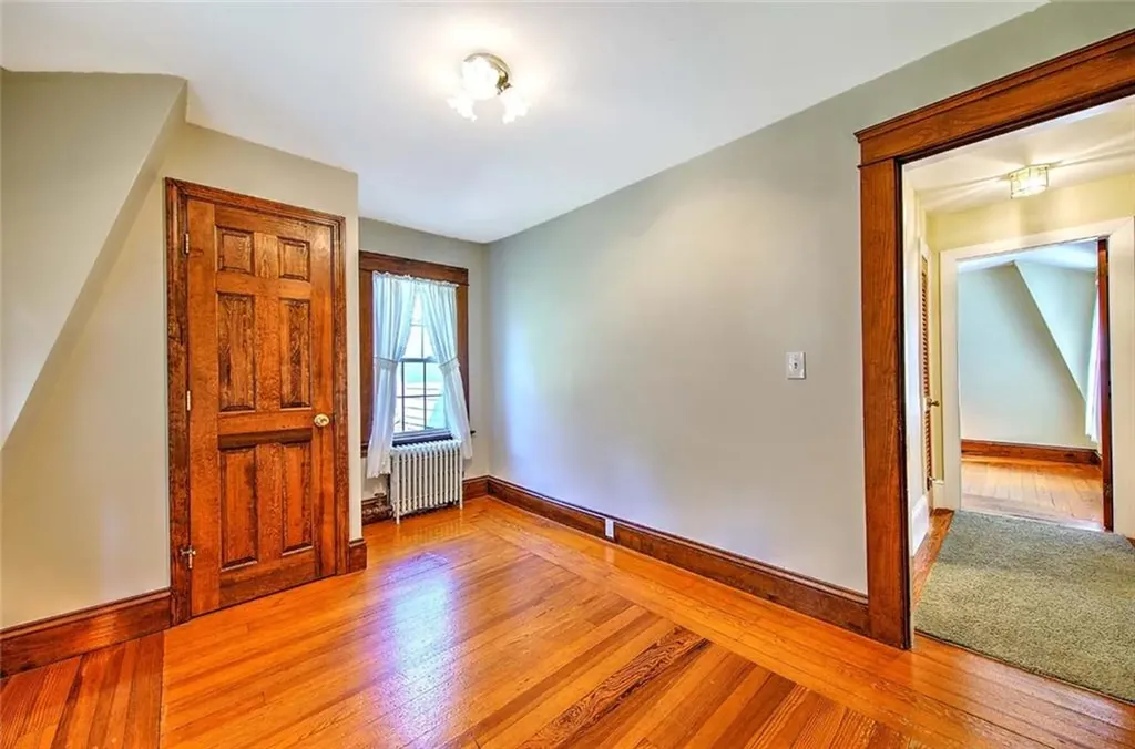 3383 West Shore Road Warwick RI 02886