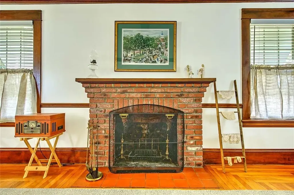 3383 West Shore Road Warwick RI 02886