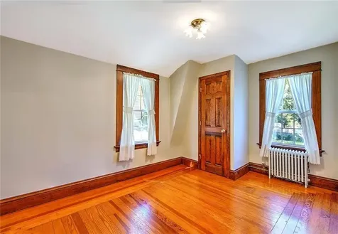 3383 West Shore Road Warwick RI 02886