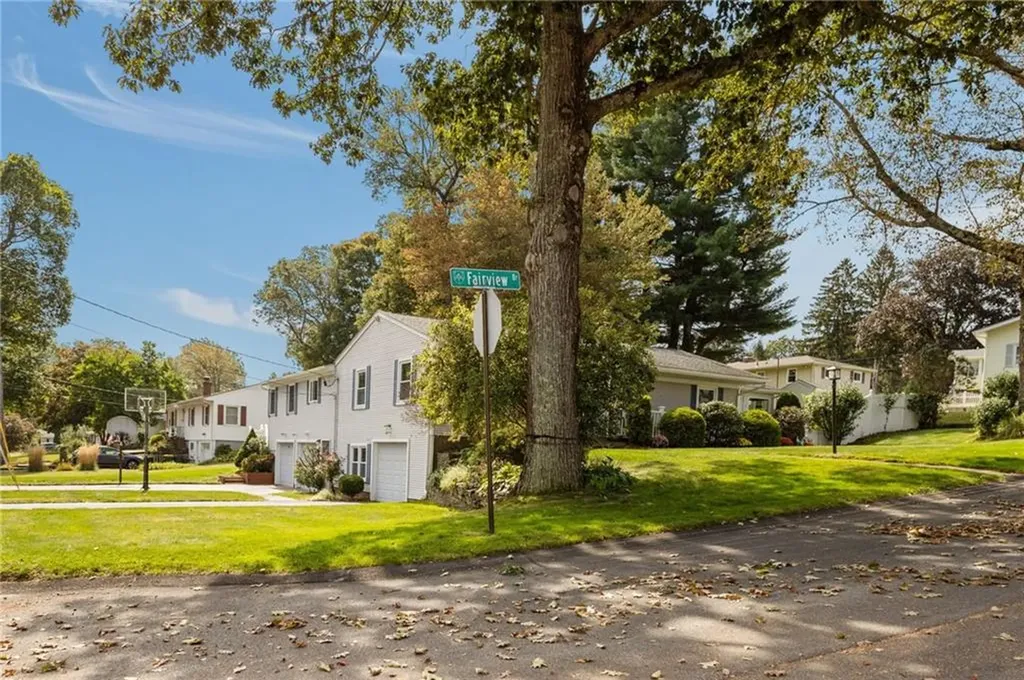 2 Fairview Drive Smithfield RI 02828