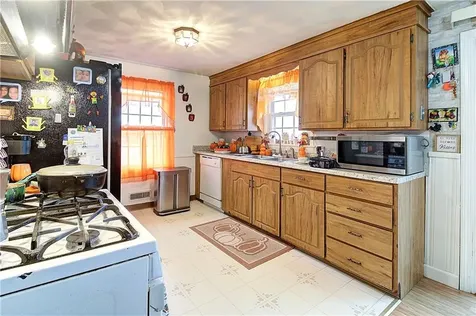 270 Woodward Avenue East Providence RI 02914