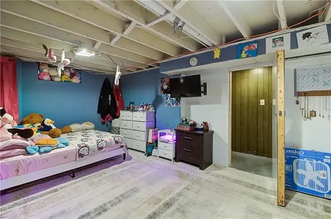 270 Woodward Avenue East Providence RI 02914