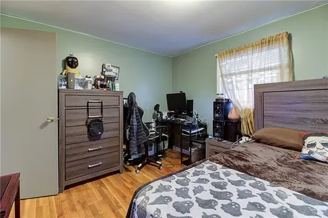 270 Woodward Avenue East Providence RI 02914