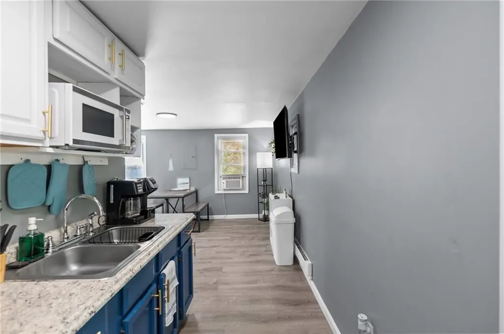 31 Oakhurst Avenue Warwick RI 02889