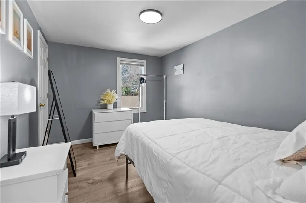 31 Oakhurst Avenue Warwick RI 02889