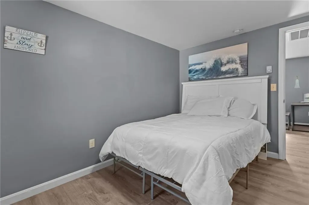 31 Oakhurst Avenue Warwick RI 02889